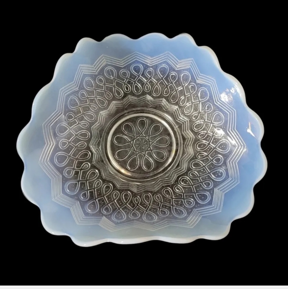 Jefferson Glass EAPG Many Loops Pattern Dish